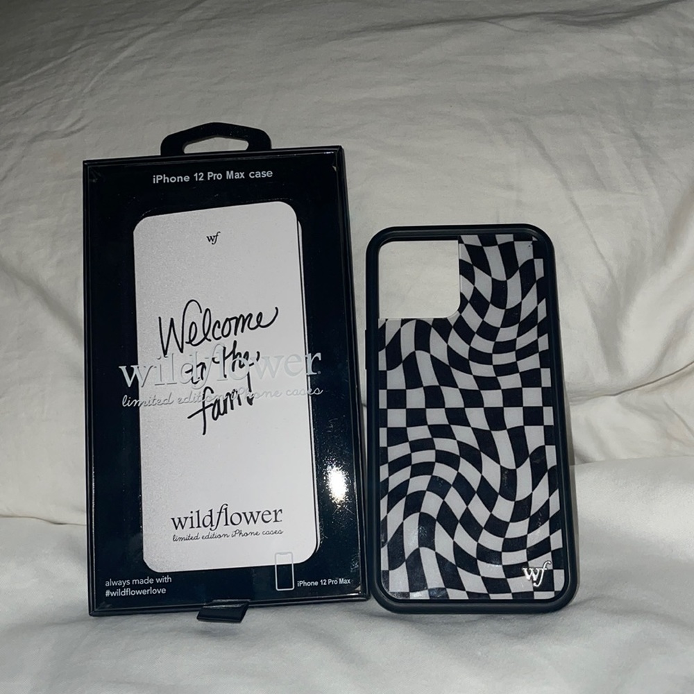 Crazy b/w checkers. iPhone 12 Pro max